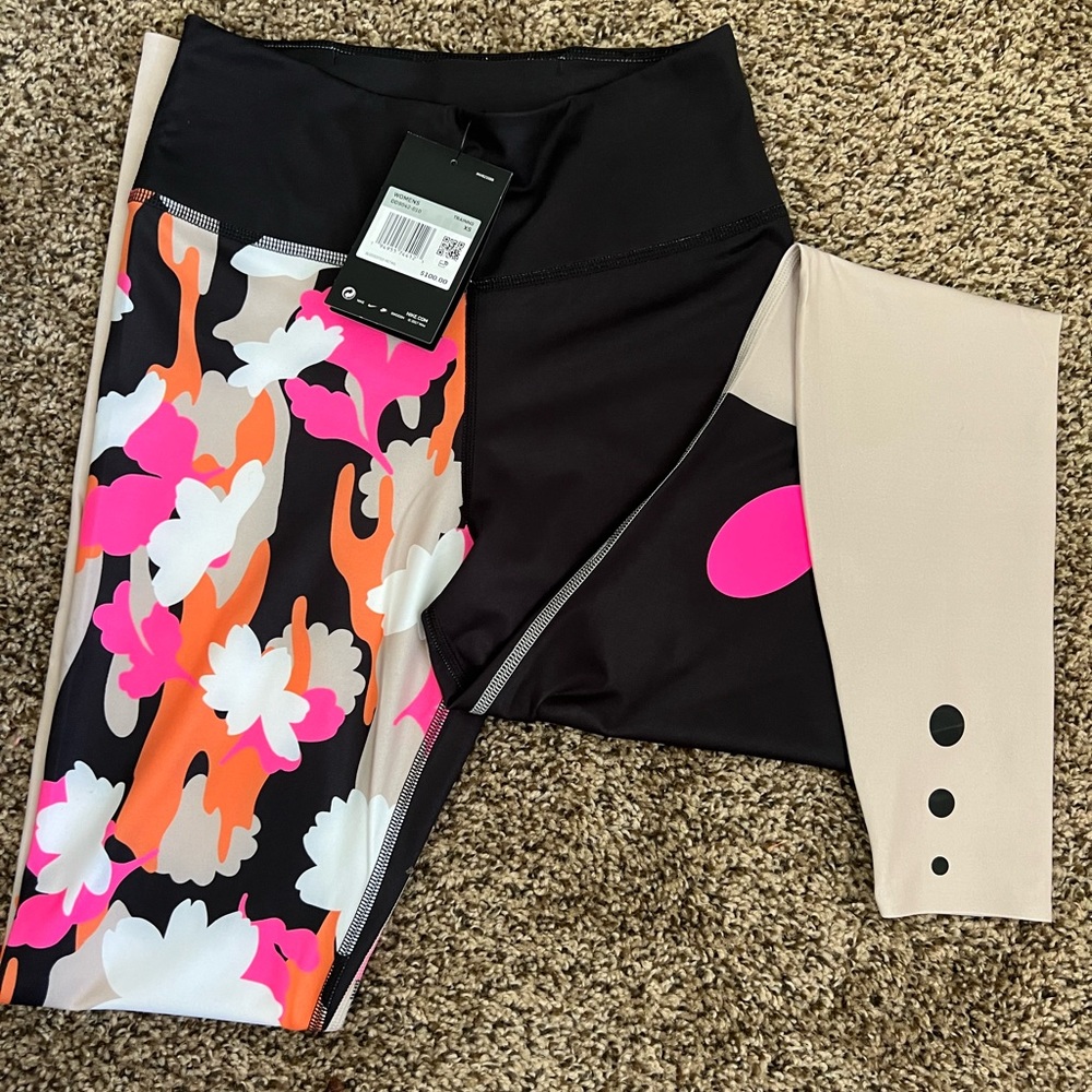 New with tags Nike floral athletic pants size extra small